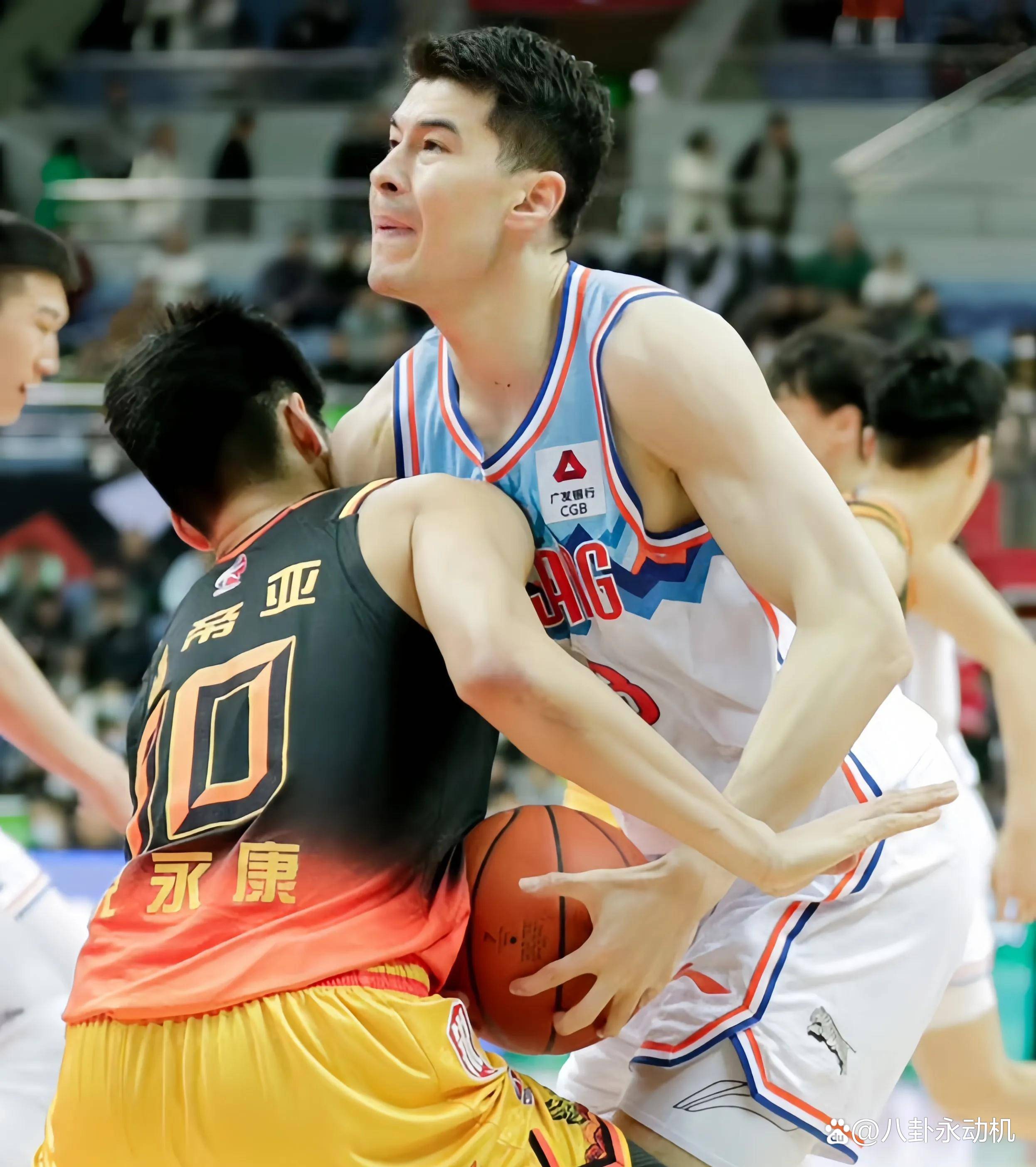 赛地聚焦:CBA常规赛关键时刻热度飙升;广州队扳平良机;底气十足;赛程密集仍需轮换 赛地聚焦:CBA常规赛关键时刻热度飙升;广州队扳平良机;底气十足;赛程密集仍需轮换