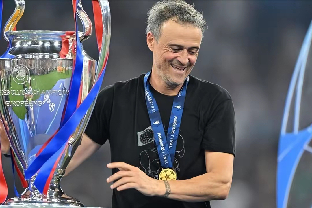 包含法国杯清晨再迎强敌，马赛刷新队史纪录，主帅态度——更衣室稳定，赛程密集仍需轮换的词条