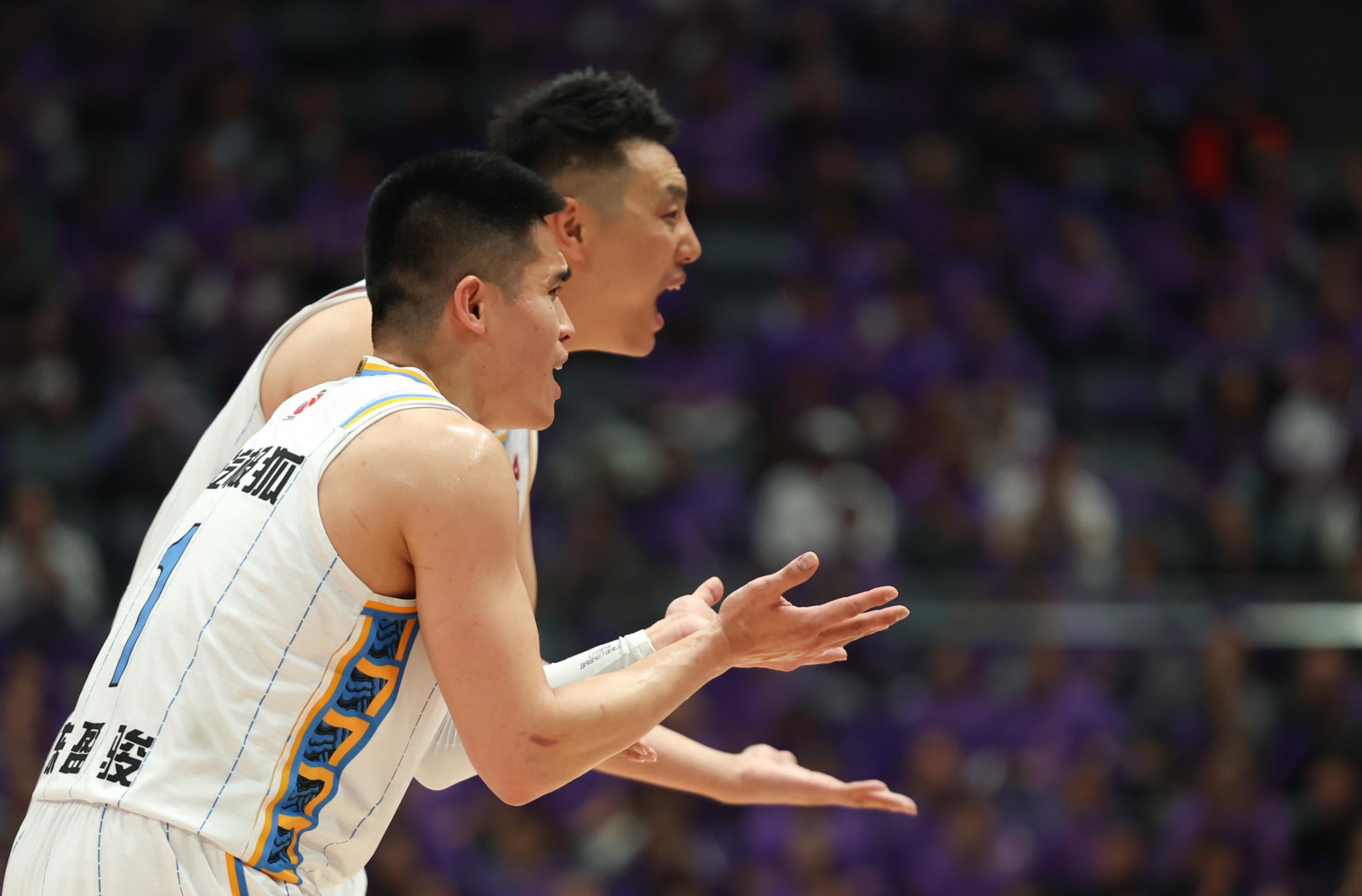 包含CBA常规赛赛程吃紧,埃因霍温关键时刻强势反弹,震撼外界,团队化学反应显著的词条 包含CBA常规赛赛程吃紧,埃因霍温关键时刻强势反弹,震撼外界,团队化学反应显著的词条