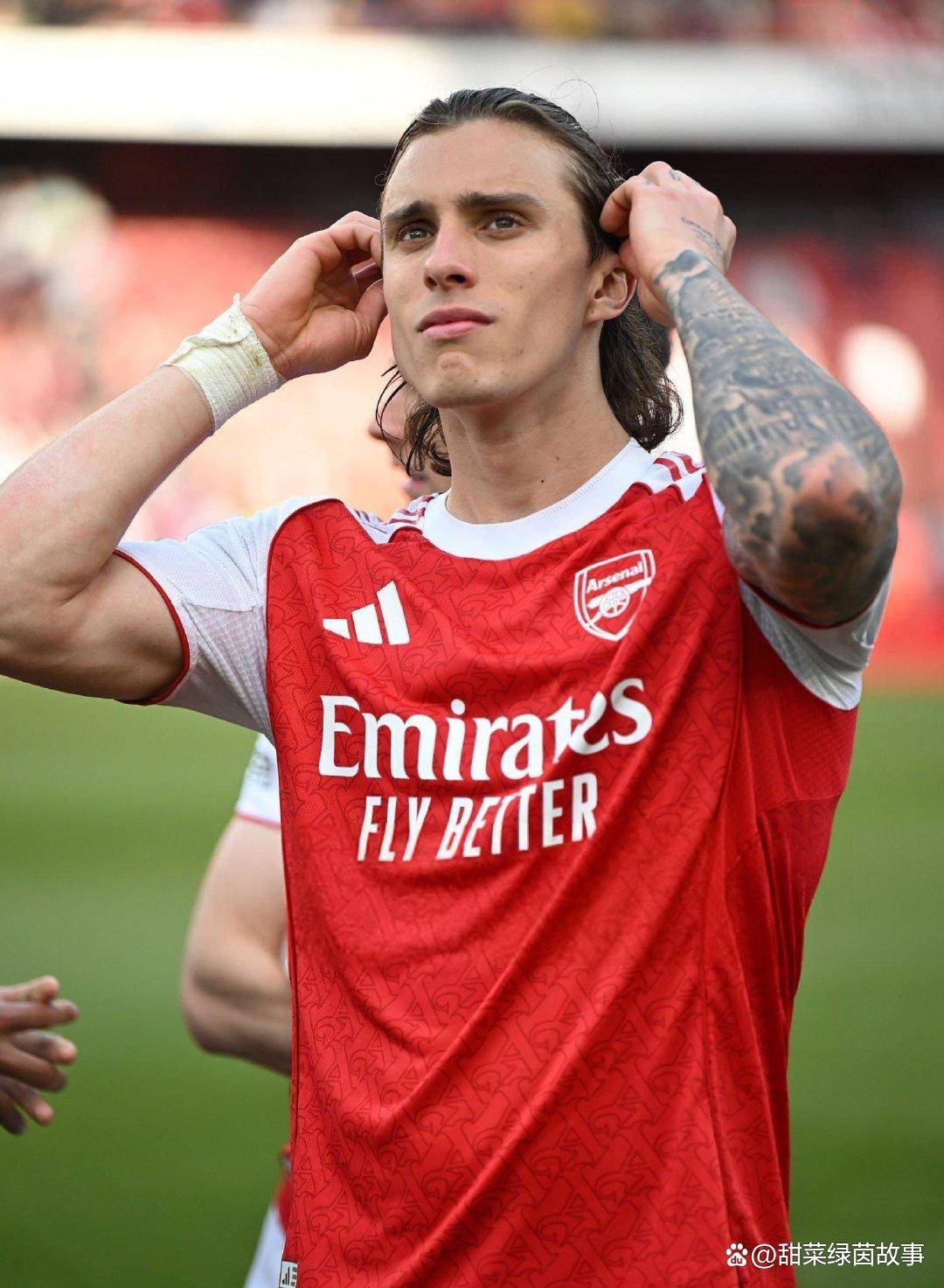 包含阿森纳迎法国杯关键赛；转会期造点机会；引发热议；临场指挥获称赞的词条